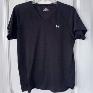Under Armour Athletic Black V-Neck Workout Shirt Size L
